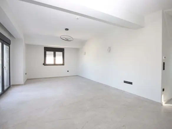 Duplex Of 131 M² In Thessaloniki
