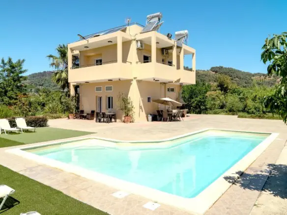 Villa Of 125 M² In Crete