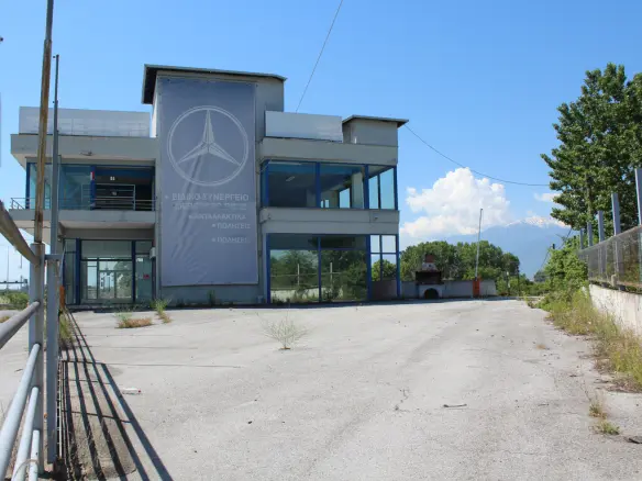 Commercial Property Of 1386 M² On The Olympic Coast