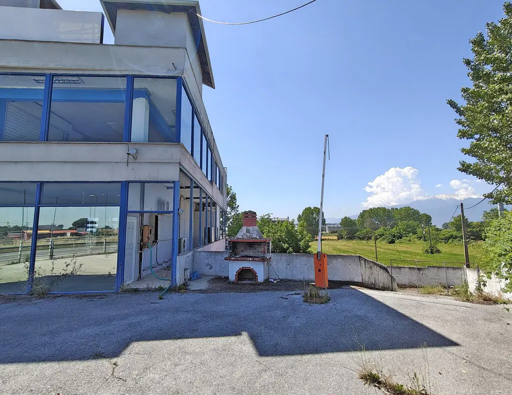 Commercial Property Of 1386 M² On The Olympic Coast