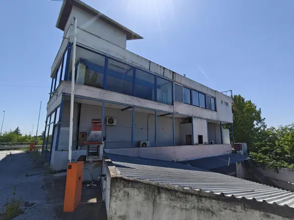 Commercial Property Of 1386 M² On The Olympic Coast