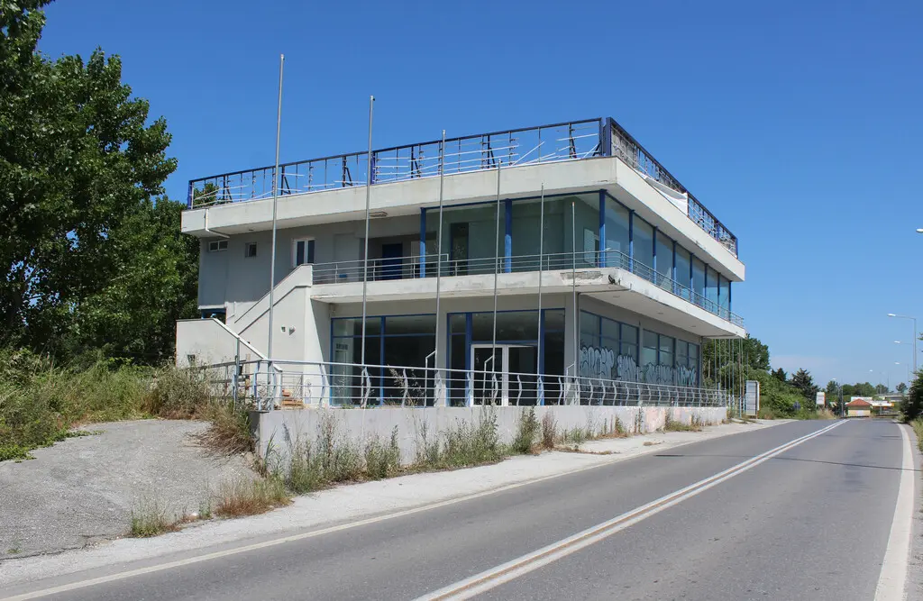 Commercial Property Of 1386 M² On The Olympic Coast