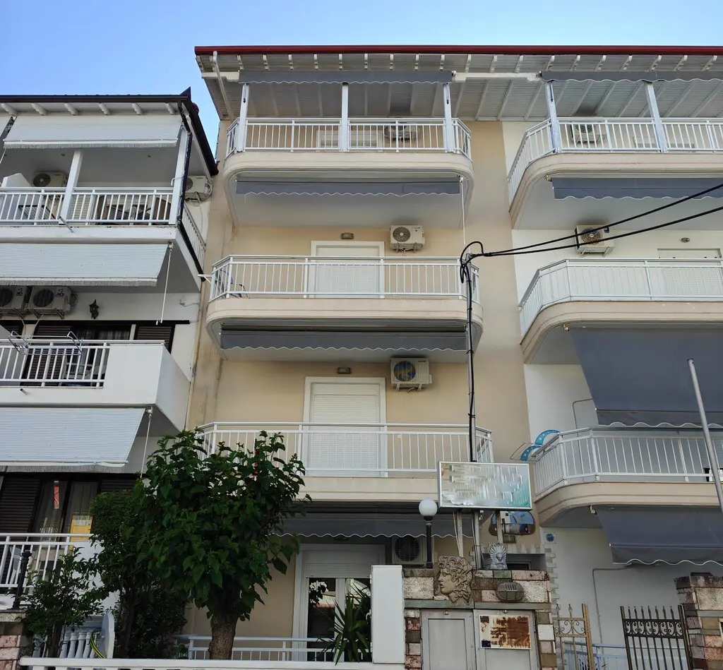 For Sale Hotel 820 M² On The Olympic Coast