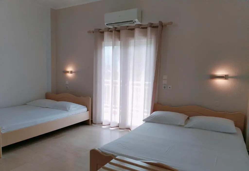 For Sale Hotel 820 M² On The Olympic Coast