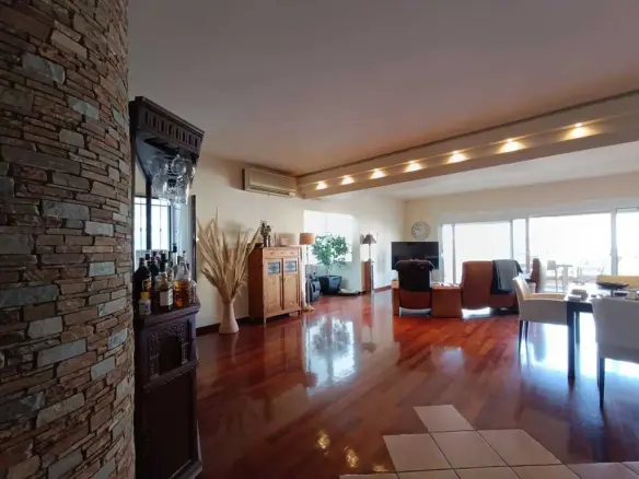 Flat Of 176 M² On The Olympic Coast