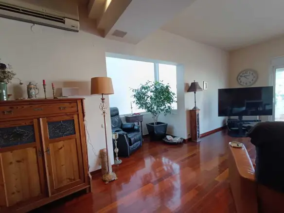 Flat Of 176 M² On The Olympic Coast