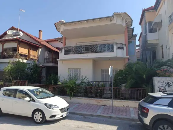 Detached House Of 286 M² On The Olympic Coast