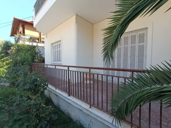 Detached House Of 286 M² On The Olympic Coast