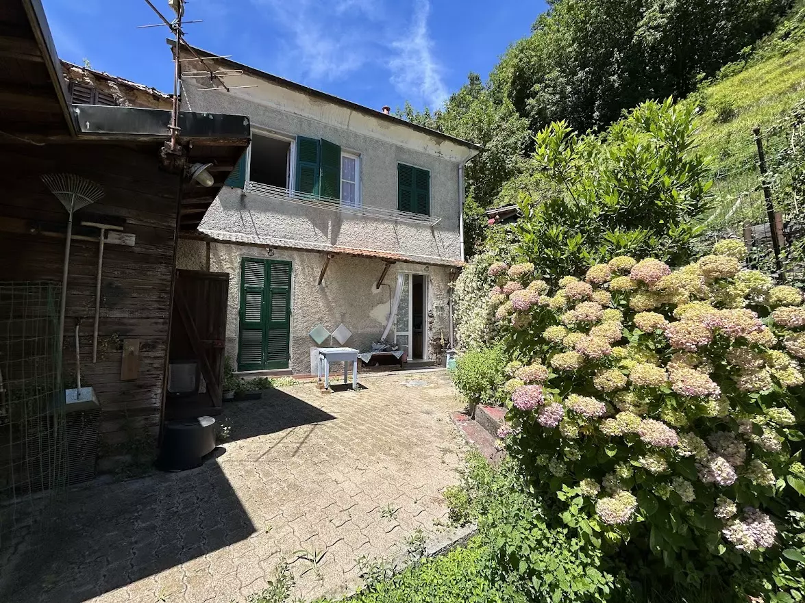 Detached House Of 150 M² In Borgo Fornari