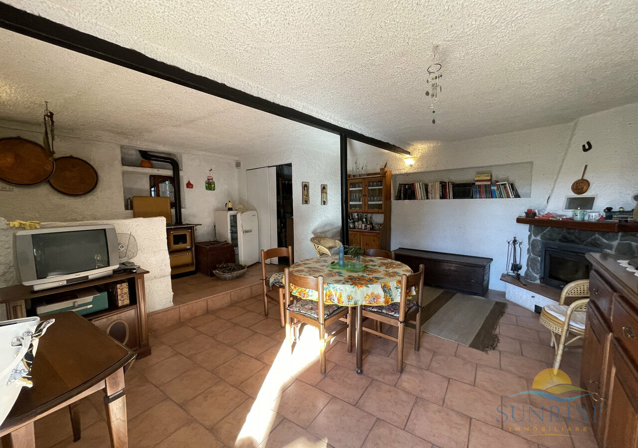 Detached House Of 150 M² With Garden In Salata Di Mongiardino