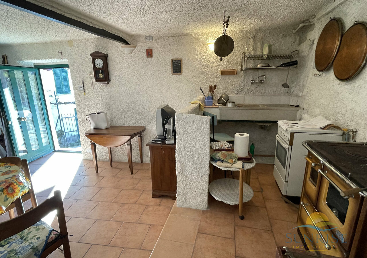 Detached House Of 150 M² With Garden In Salata Di Mongiardino