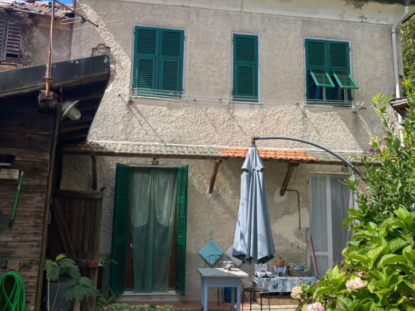 Detached House Of 150 M² In Borgo Fornari