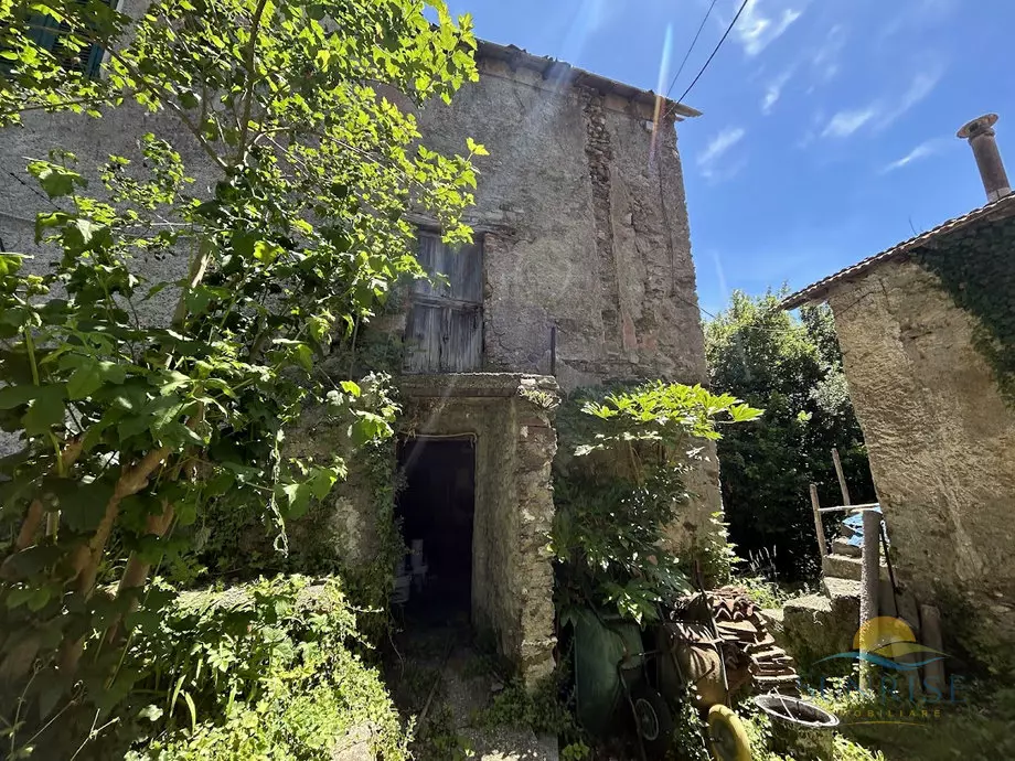 Detached House Of 150 M² In Borgo Fornari