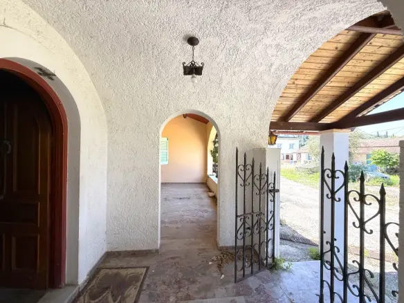 Complex Of 544 M² In Corfu