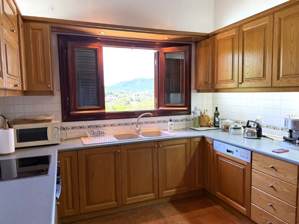 Villa Of 342 M² In Corfu