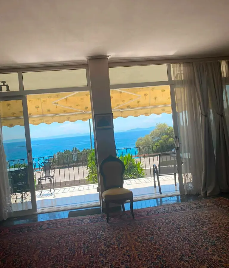 Detached House Of 325 M² In Attica
