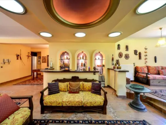Villa Of 580 M² In The Suburbs Of Thessaloniki