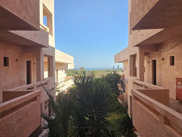 Hotel Of 970 M² In Crete