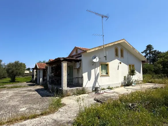 Complex Of 544 M² In Corfu