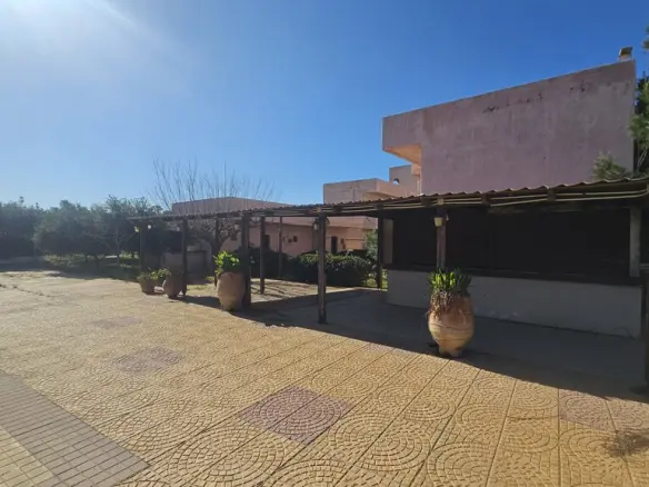 Hotel Of 970 M² In Crete