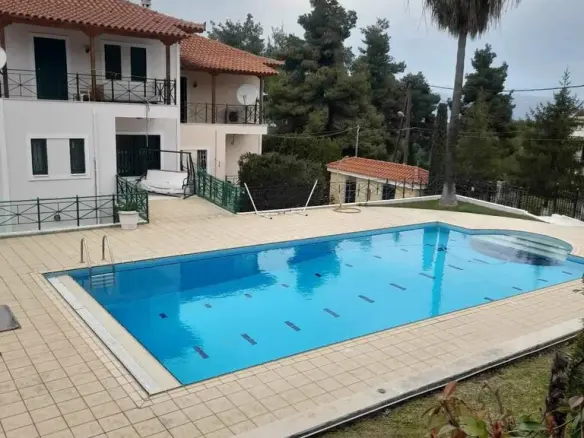 3-bedroom Maisonette In Markopoulo Oropou, Greece (220 M²)