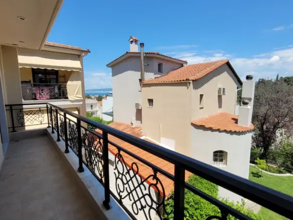 Flat Of 110 M² In The Suburbs Of Thessaloniki