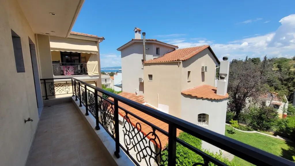 Flat Of 110 M² In The Suburbs Of Thessaloniki