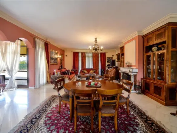 Villa Of 580 M² In The Suburbs Of Thessaloniki