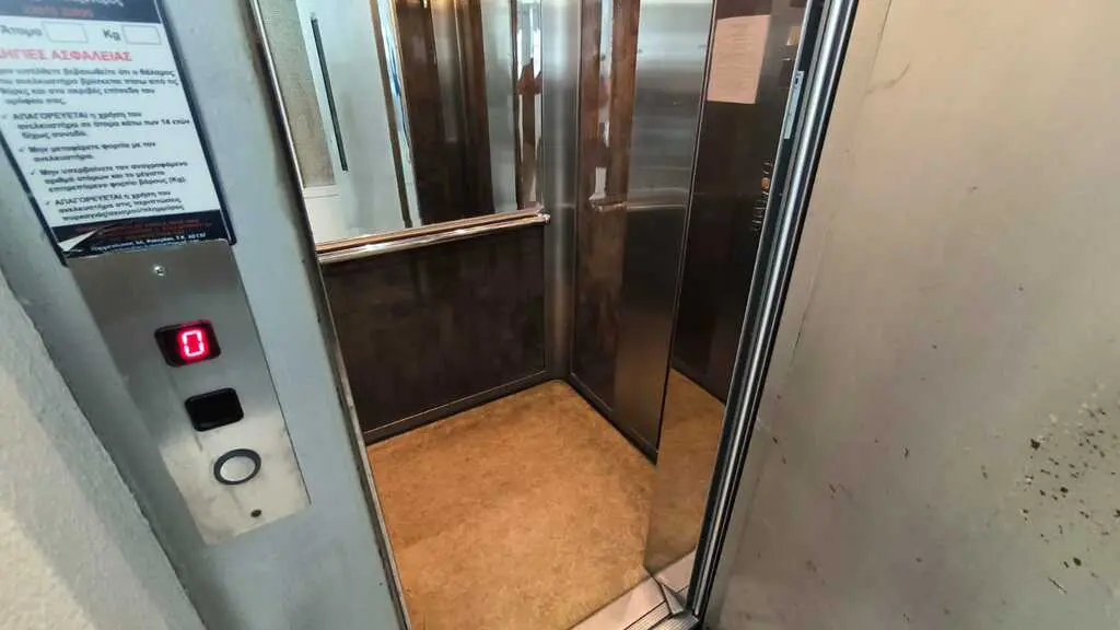 For Sale Flat 137 M² On The Olympic Coast