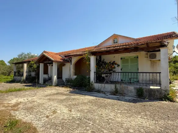 Complex Of 544 M² In Corfu