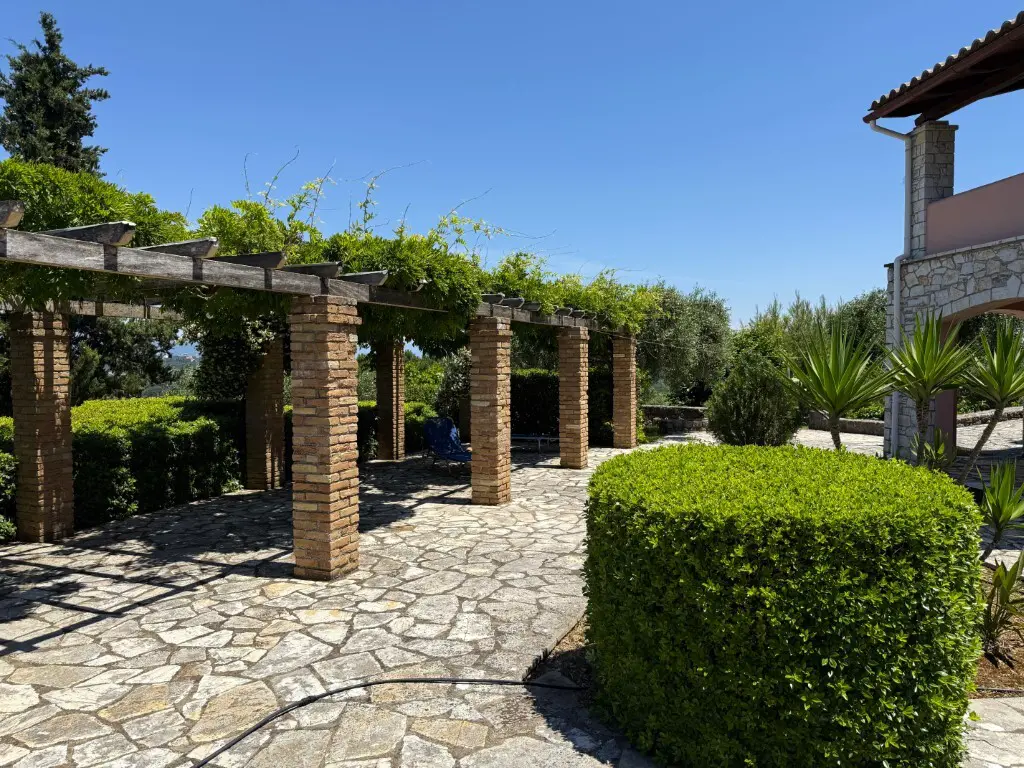 Villa Of 342 M² In Corfu