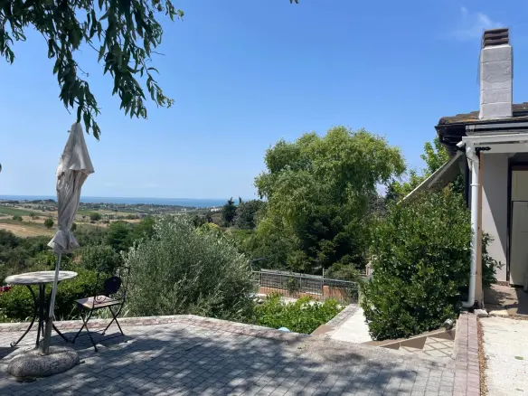 Detached House Of 660 M² In The Suburbs Of Thessaloniki