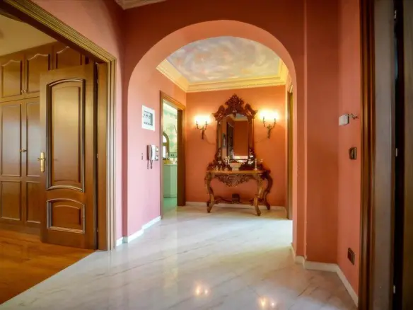 Villa Of 580 M² In The Suburbs Of Thessaloniki