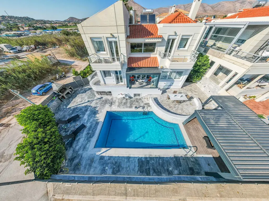 Villa Of 384 M² In Attica