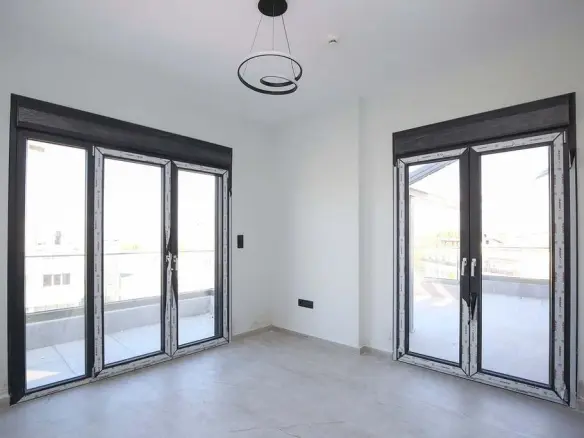 Duplex Of 131 M² In Thessaloniki