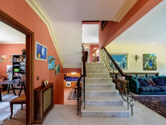 Villa Of 580 M² In The Suburbs Of Thessaloniki