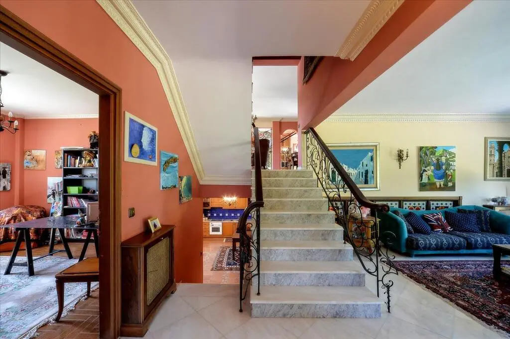 For Sale Villa 580 M² In The Suburbs Of Thessaloniki