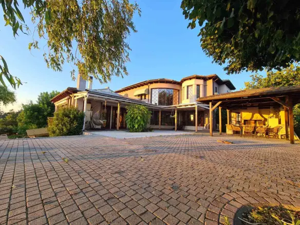 For Sale Detached House 660 M² In The Suburbs Of Thessaloniki