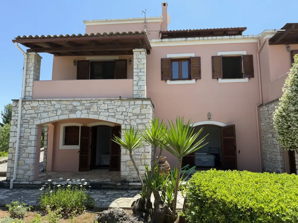Villa Of 342 M² In Corfu