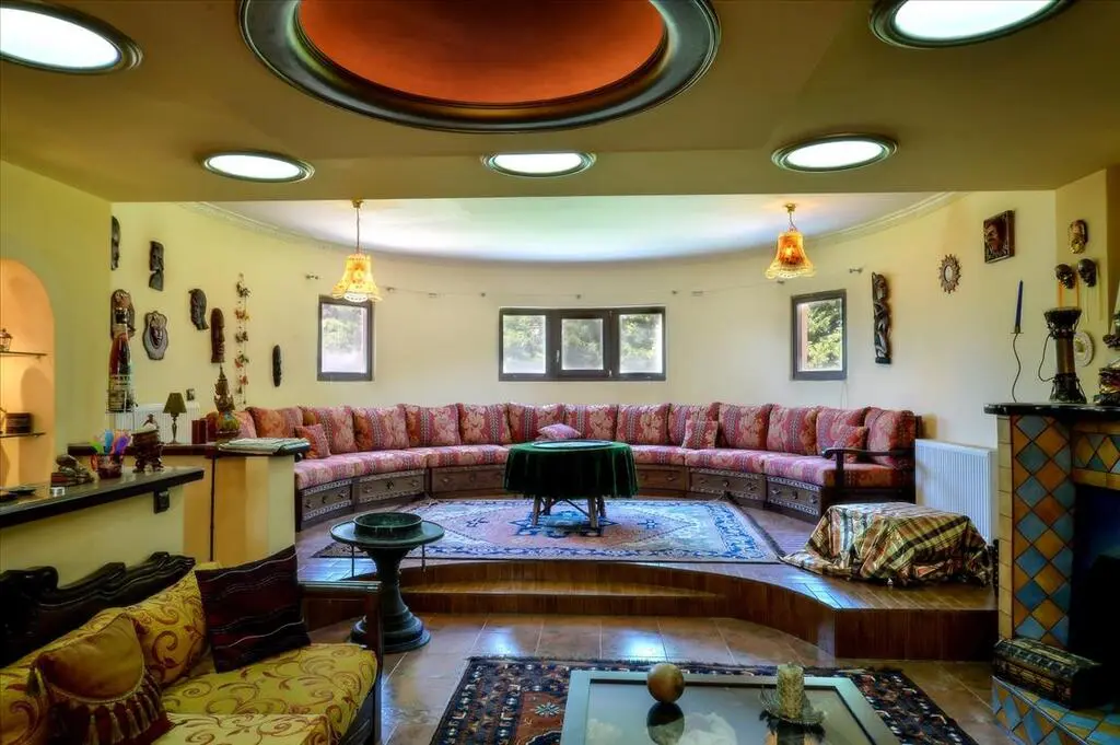 For Sale Villa 580 M² In The Suburbs Of Thessaloniki