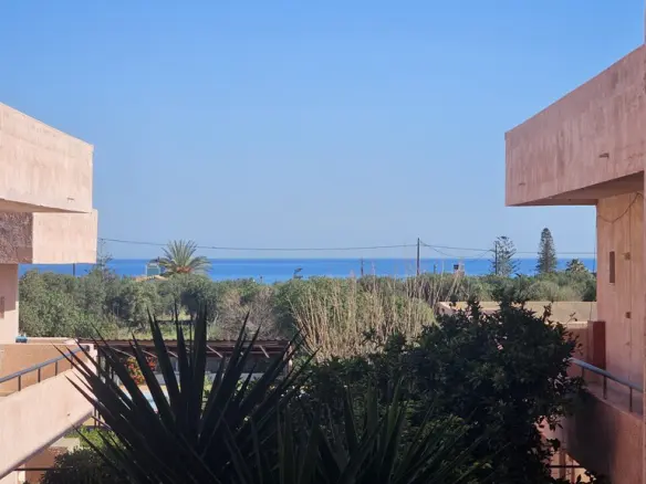 Hotel Of 970 M² In Crete
