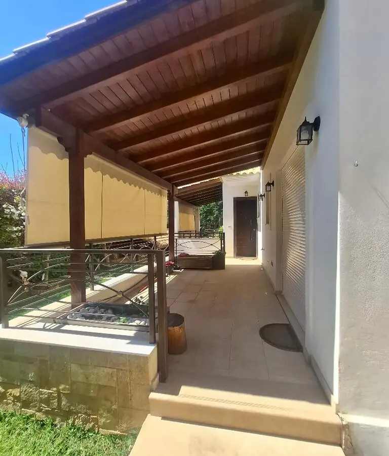 Detached House Of 253 M² In Athens
