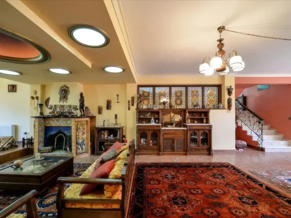 Villa Of 580 M² In The Suburbs Of Thessaloniki
