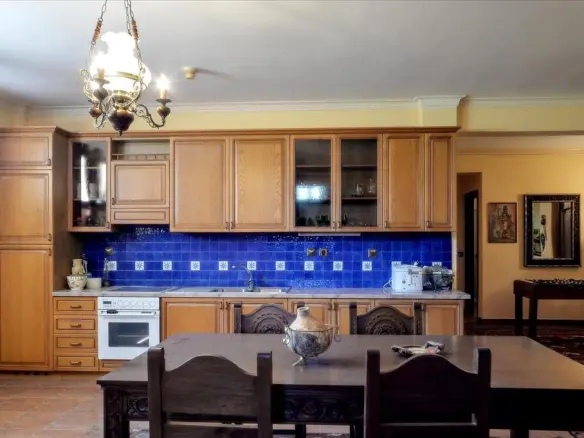 Villa Of 580 M² In The Suburbs Of Thessaloniki