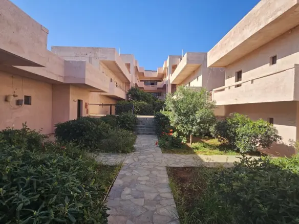 Hotel Of 970 M² In Crete