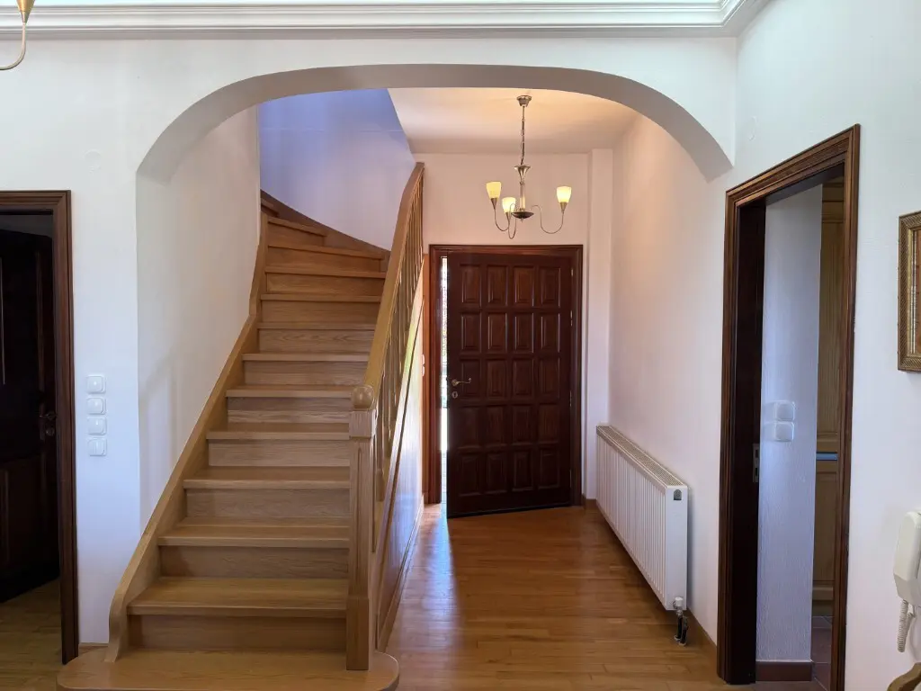 Villa Of 342 M² In Corfu