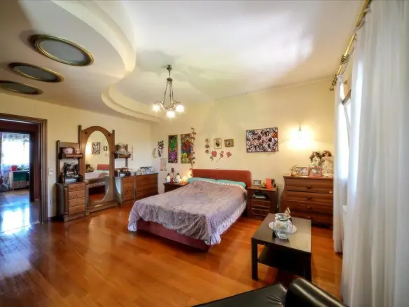Villa Of 580 M² In The Suburbs Of Thessaloniki