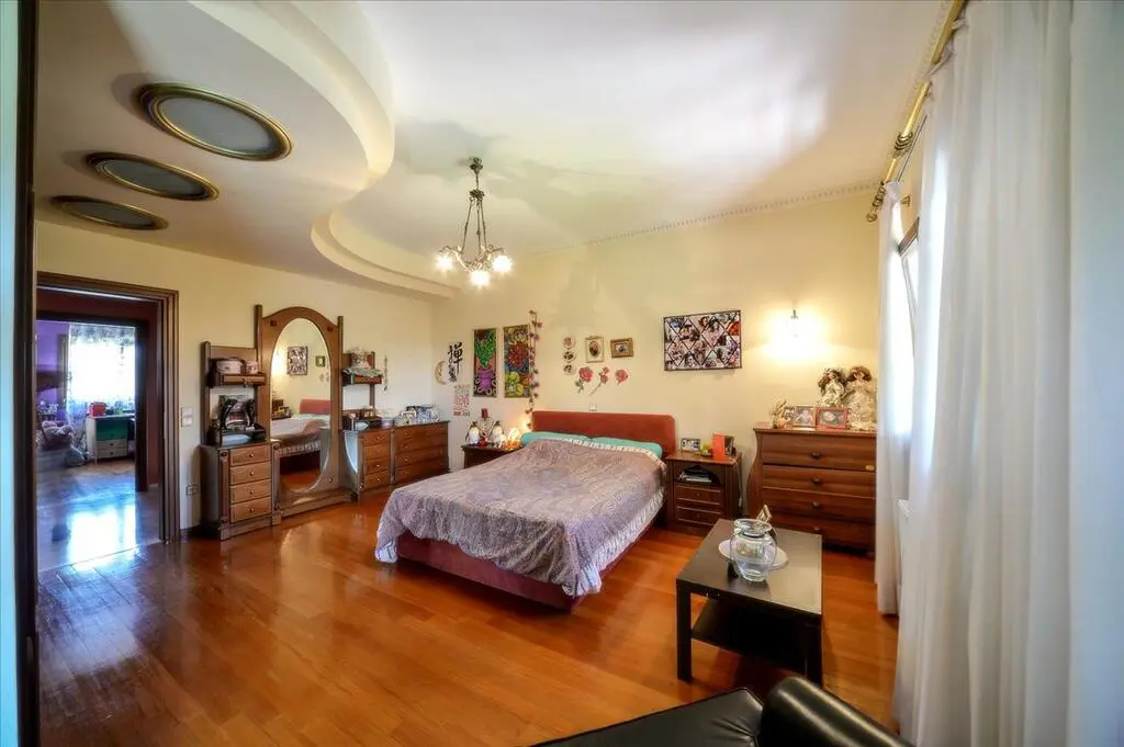 For Sale Villa 580 M² In The Suburbs Of Thessaloniki