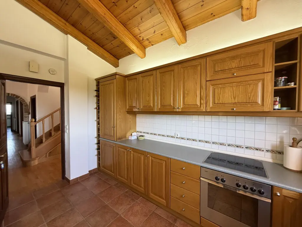Villa Of 342 M² In Corfu