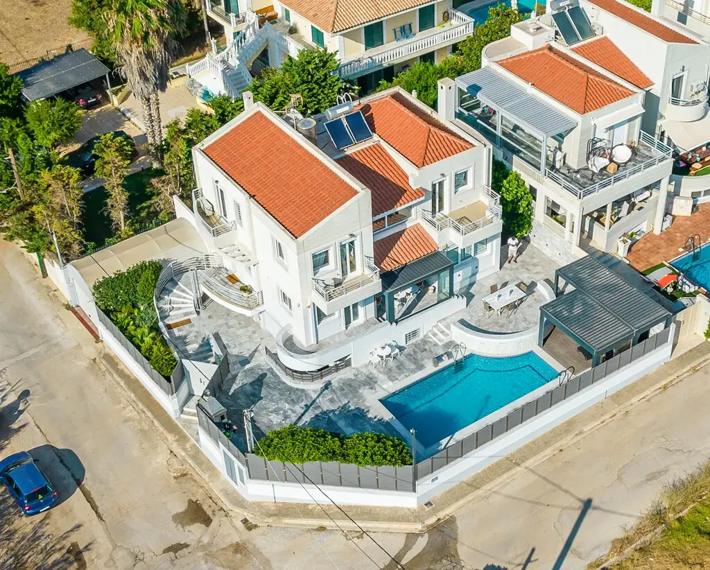 Villa Of 384 M² In Attica